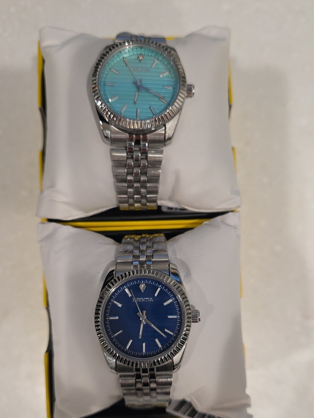 825. Set Of 2 Men's Invicta Watches